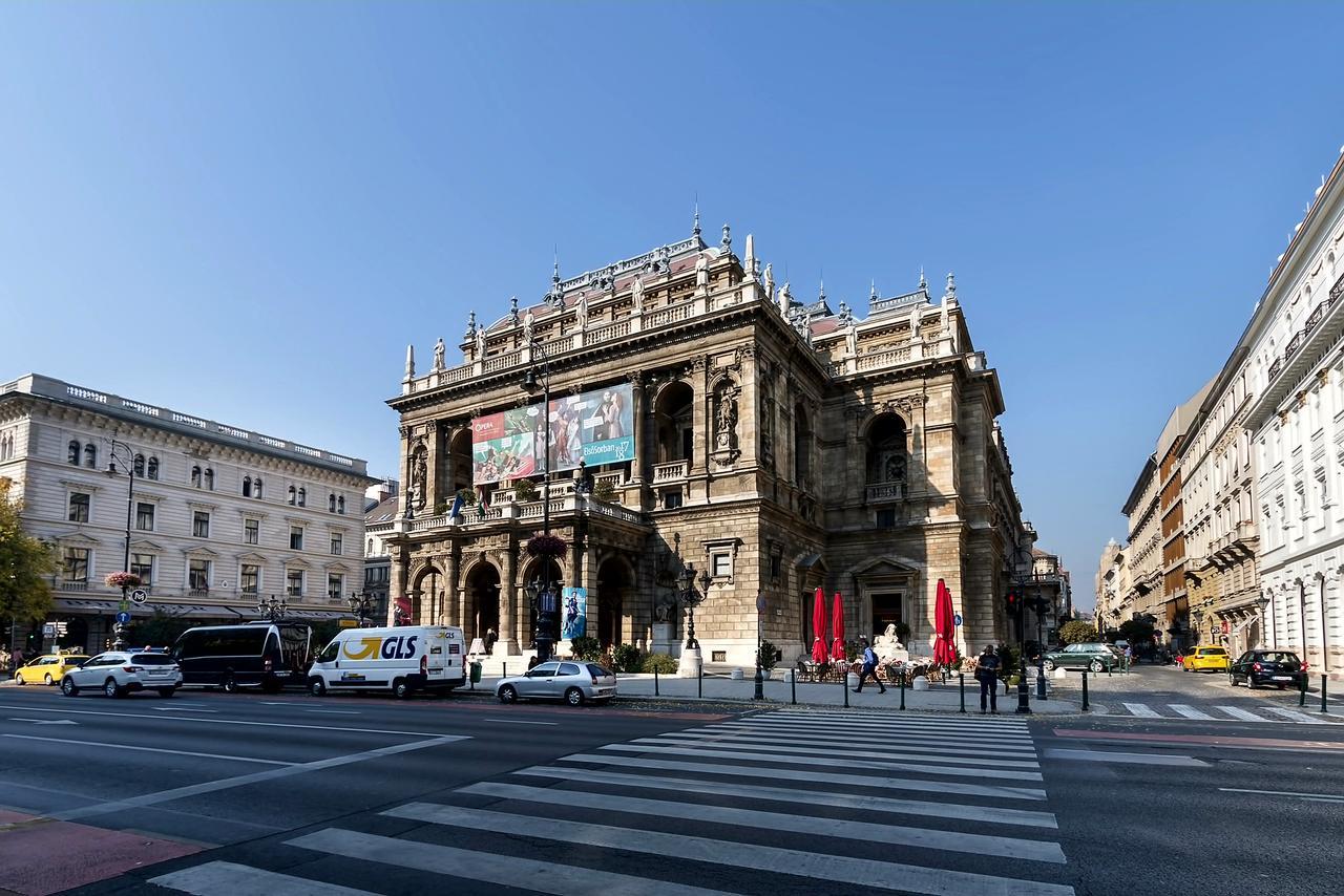 Opera Apartment Budapest Luaran gambar