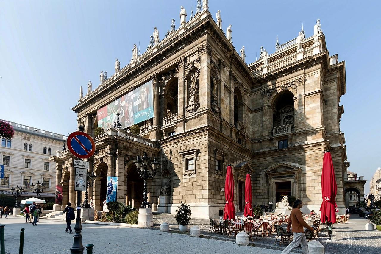 Opera Apartment Budapest Luaran gambar